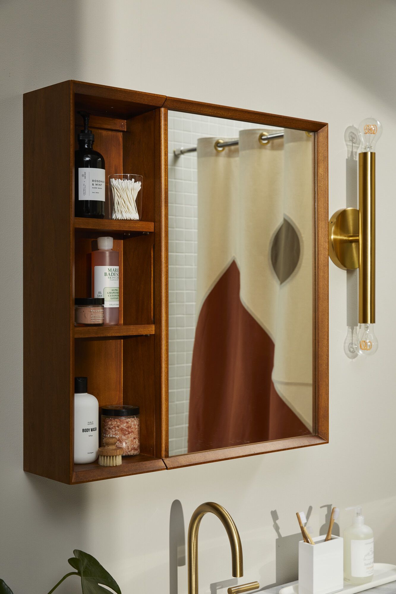 Bathroom cabinet